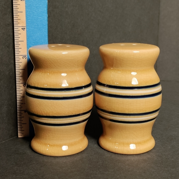 SALT & PEPPER SHAKERS⭐ - Picture 3 of 6